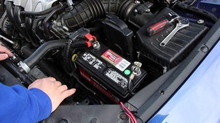 نحوه تشخیص خرابی باتری خودرو