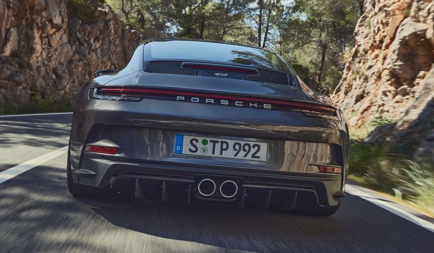 نمای عقب پورشه 911 GT3 تورینگ 2022