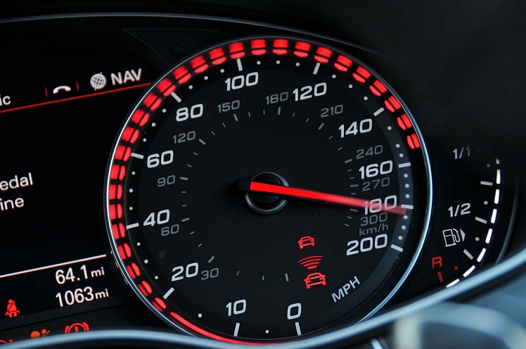 کنترل سرعت خودرو