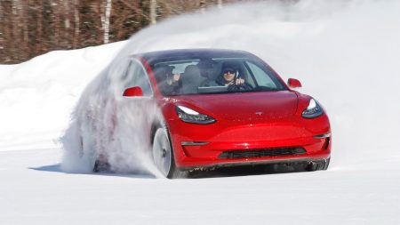 نکات مهم برای رانندگی در برف و یخ