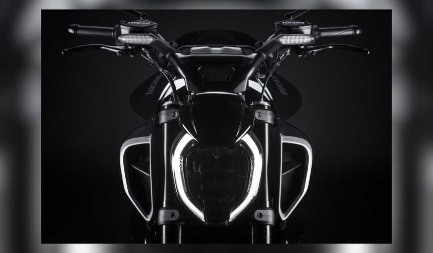 2023-ducati-diavel-v4 موتورسیکلت دوکاتی دیاول (1)