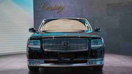 toyota century suv will debut in 2023 تویوتا سنچوری اسیووی شاسی بلند (1)