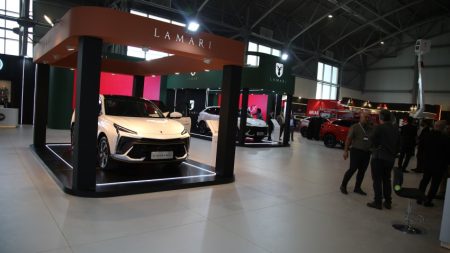 حضور آرین پارس موتور لاماری ایما نمایشگاه خودروی اصفهان 1402