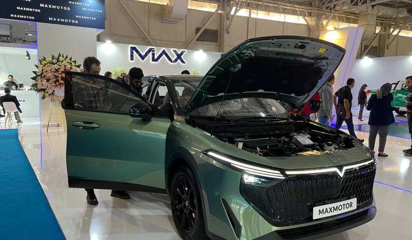حضور مکث موتور در نمایشگاه تحول صنعت خودرو 1402 رونمایی لوگوتایپ Max کلوت برقی پیکاپ ونوسیا وی آنلاین پلاگین هیبریدی