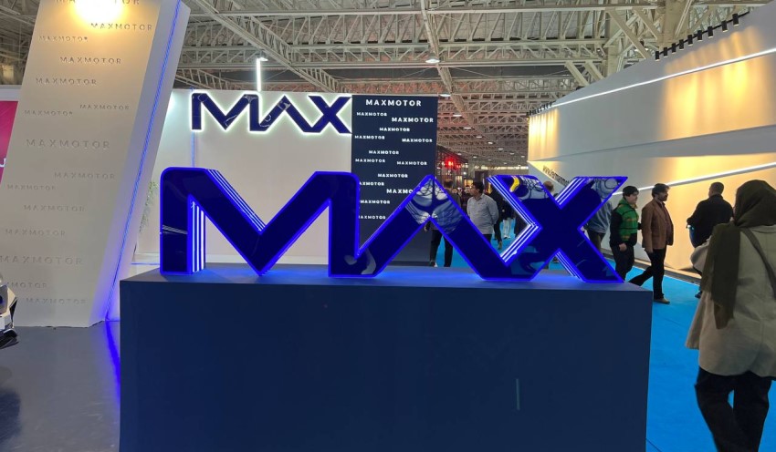 حضور مکث موتور در نمایشگاه تحول صنعت خودرو 1402 رونمایی لوگوتایپ Max کلوت برقی پیکاپ ونوسیا وی آنلاین پلاگین هیبریدی