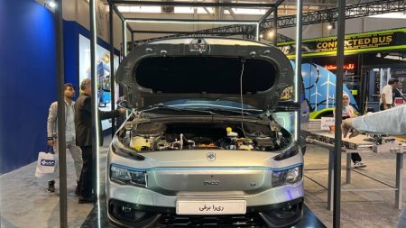 فیک اگزوز ری را برقی ایران خودرو اگزوز مصنوعی نمایشگاه تحول صنعت خودرو 1402