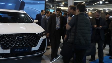 نمایش فناوری بومی‌سازی شده PHEV توسط فونیکس در نمایشگاه تحول صنعت خودرو تهران